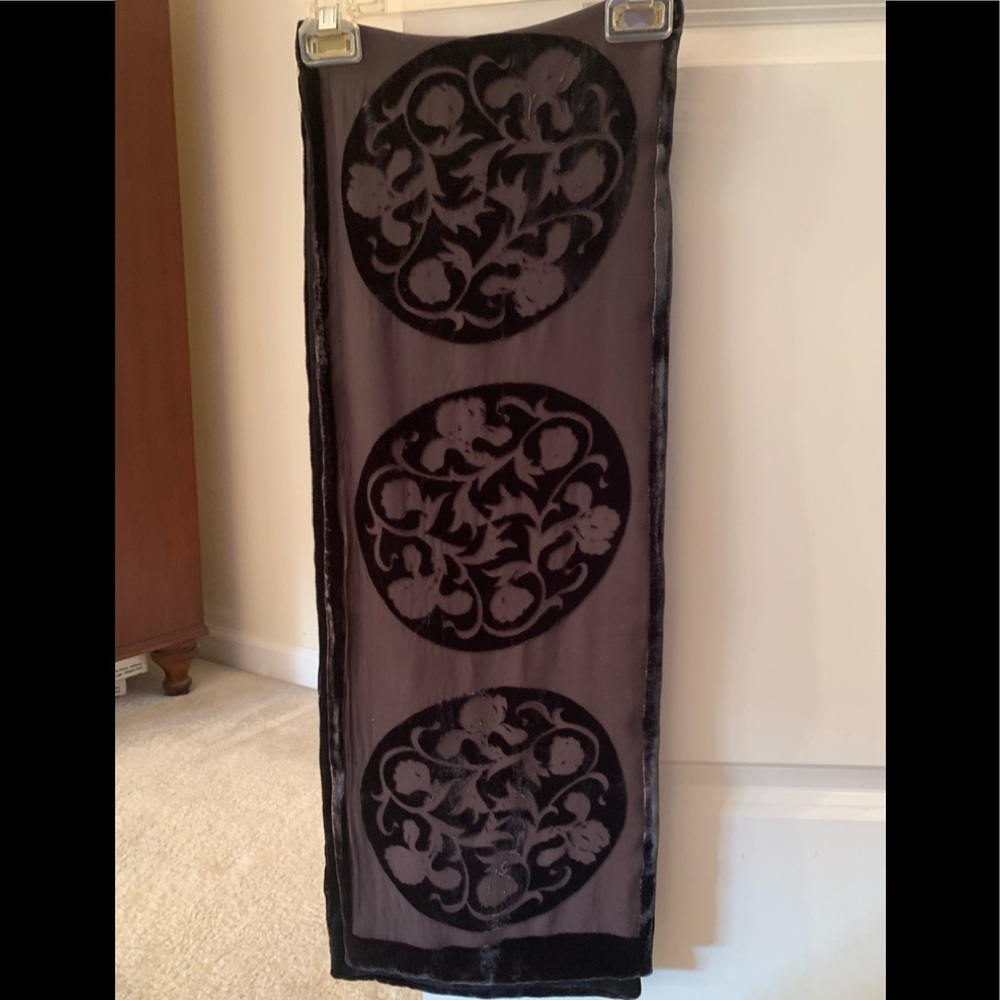 CONCHI New York Reversible Scarf